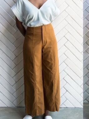 ESBY Lucia cropped high-waisted pant in color “camel”